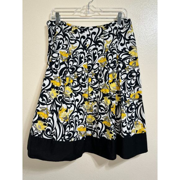 JKLA California Dresses & Skirts - JKLA California Women's BOHO Skirt Yellow Floral Design Black Hem, Size L